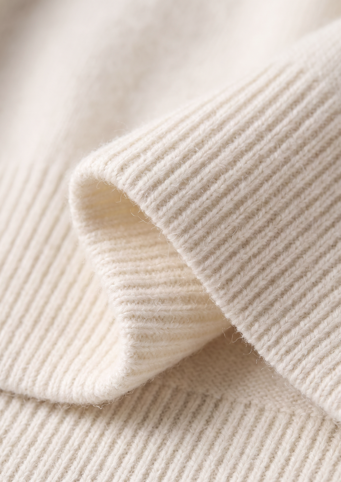 Pure Extra-Fine Merino Wool Cream White Luzzo Set